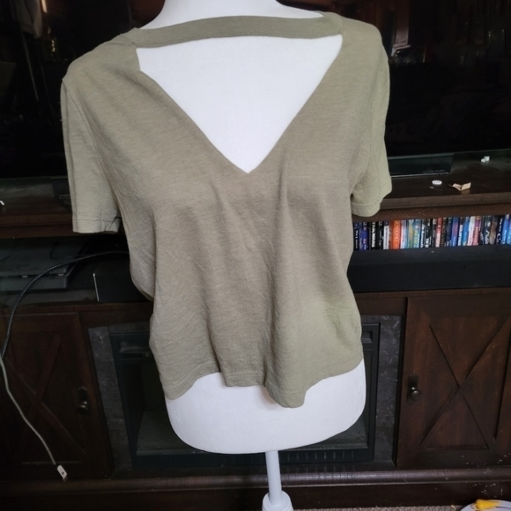 Aeropostale size small olive green Tee with cut out detail